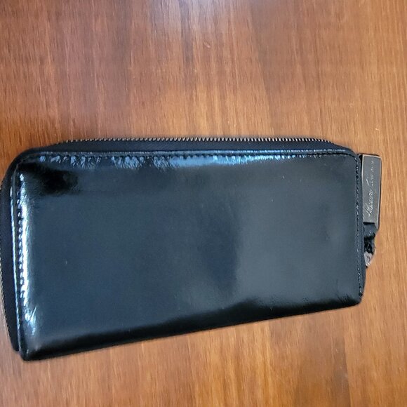 Kenneth Cole New York Black Patent Leather Clutch Purse Wallet - Picture 8 of 13